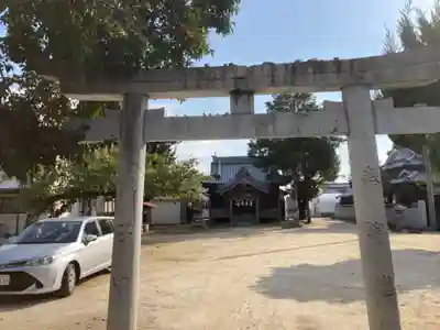 鎮守神社の鳥居