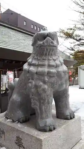 北海道神宮頓宮の狛犬