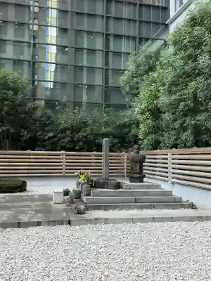 将門塚の{uncategorized: "未分類", other: "その他", undefined: "問題あり", building: "その他建物", grave: "お墓", sacred_gate: "鳥居", guardian: "狛犬", statue: "像", buddha: "仏像", history: "歴史", nature: "自然", garden: "庭園", animal: "動物", pagoda: "塔", temizu: "手水舎", mountain_gate: "山門・神門", sanctuary: "本殿・本堂", subordinate: "末社・摂社", art: "芸術", scenery: "景色", jizo: "地蔵", ema: "絵馬", goshuin: "御朱印", omikuji: "おみくじ", items: "授与品その他", amulet: "お守り", goshuincho: "御朱印帳", eats: "食事", festival: "お祭り", votive_dance: "神楽", shichigosan: "七五三参", wedding: "結婚式", experience: "体験その他", initially: "初詣", around: "周辺", anti_infection: "感染症対策"}