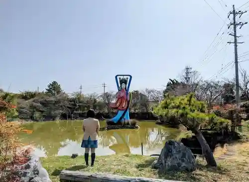 稲荷神社の像