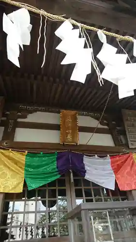 泉明寺の本殿