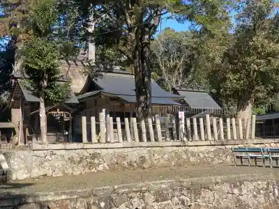 豊受大神社の{uncategorized: "未分類", other: "その他", undefined: "問題あり", building: "その他建物", grave: "お墓", sacred_gate: "鳥居", guardian: "狛犬", statue: "像", buddha: "仏像", history: "歴史", nature: "自然", garden: "庭園", animal: "動物", pagoda: "塔", temizu: "手水舎", mountain_gate: "山門・神門", sanctuary: "本殿・本堂", subordinate: "末社・摂社", art: "芸術", scenery: "景色", jizo: "地蔵", ema: "絵馬", goshuin: "御朱印", omikuji: "おみくじ", items: "授与品その他", amulet: "お守り", goshuincho: "御朱印帳", eats: "食事", festival: "お祭り", votive_dance: "神楽", shichigosan: "七五三参", wedding: "結婚式", experience: "体験その他", initially: "初詣", around: "周辺", anti_infection: "感染症対策"}