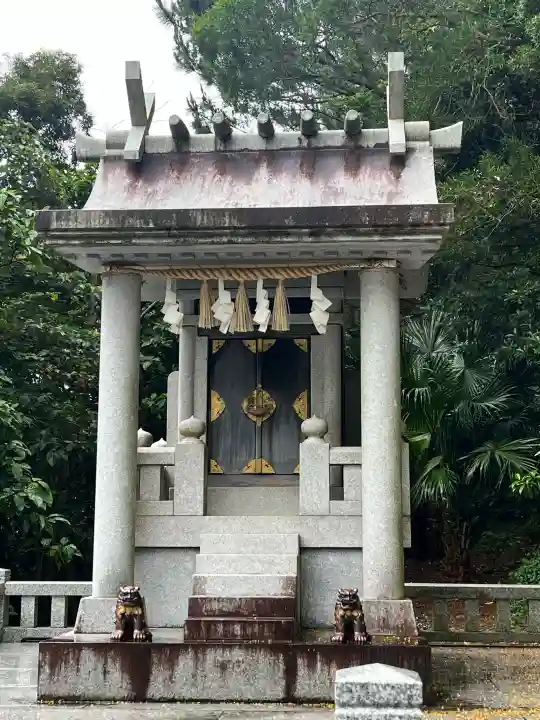 尖閣神社の{uncategorized: "未分類", other: "その他", undefined: "問題あり", building: "その他建物", grave: "お墓", sacred_gate: "鳥居", guardian: "狛犬", statue: "像", buddha: "仏像", history: "歴史", nature: "自然", garden: "庭園", animal: "動物", pagoda: "塔", temizu: "手水舎", mountain_gate: "山門・神門", sanctuary: "本殿・本堂", subordinate: "末社・摂社", art: "芸術", scenery: "景色", jizo: "地蔵", ema: "絵馬", goshuin: "御朱印", omikuji: "おみくじ", items: "授与品その他", amulet: "お守り", goshuincho: "御朱印帳", eats: "食事", festival: "お祭り", votive_dance: "神楽", shichigosan: "七五三参", wedding: "結婚式", experience: "体験その他", initially: "初詣", around: "周辺", anti_infection: "感染症対策"}