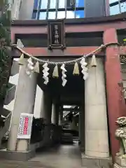 築土神社の鳥居