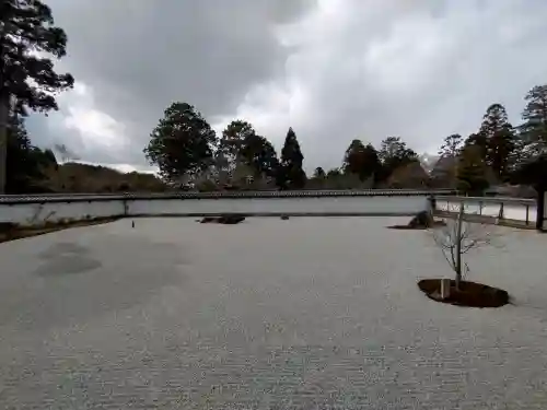 曼殊院門跡の{uncategorized: "未分類", other: "その他", undefined: "問題あり", building: "その他建物", grave: "お墓", sacred_gate: "鳥居", guardian: "狛犬", statue: "像", buddha: "仏像", history: "歴史", nature: "自然", garden: "庭園", animal: "動物", pagoda: "塔", temizu: "手水舎", mountain_gate: "山門・神門", sanctuary: "本殿・本堂", subordinate: "末社・摂社", art: "芸術", scenery: "景色", jizo: "地蔵", ema: "絵馬", goshuin: "御朱印", omikuji: "おみくじ", items: "授与品その他", amulet: "お守り", goshuincho: "御朱印帳", eats: "食事", festival: "お祭り", votive_dance: "神楽", shichigosan: "七五三参", wedding: "結婚式", experience: "体験その他", initially: "初詣", around: "周辺", anti_infection: "感染症対策"}