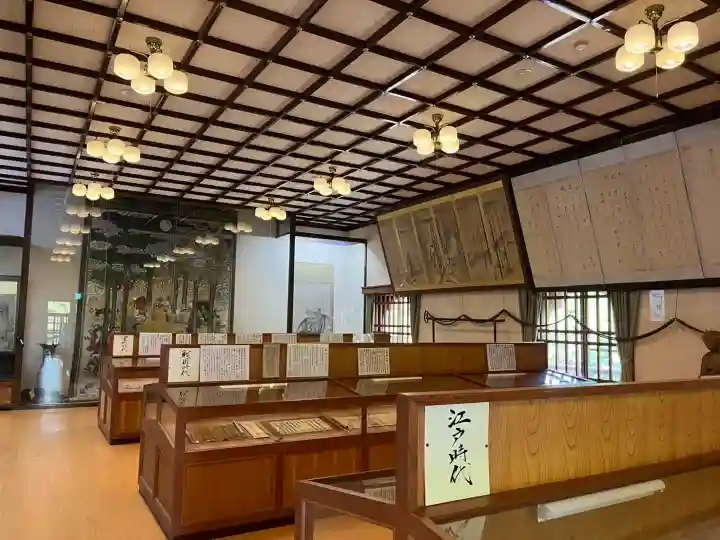 雲洞庵の{uncategorized: "未分類", other: "その他", undefined: "問題あり", building: "その他建物", grave: "お墓", sacred_gate: "鳥居", guardian: "狛犬", statue: "像", buddha: "仏像", history: "歴史", nature: "自然", garden: "庭園", animal: "動物", pagoda: "塔", temizu: "手水舎", mountain_gate: "山門・神門", sanctuary: "本殿・本堂", subordinate: "末社・摂社", art: "芸術", scenery: "景色", jizo: "地蔵", ema: "絵馬", goshuin: "御朱印", omikuji: "おみくじ", items: "授与品その他", amulet: "お守り", goshuincho: "御朱印帳", eats: "食事", festival: "お祭り", votive_dance: "神楽", shichigosan: "七五三参", wedding: "結婚式", experience: "体験その他", initially: "初詣", around: "周辺", anti_infection: "感染症対策"}
