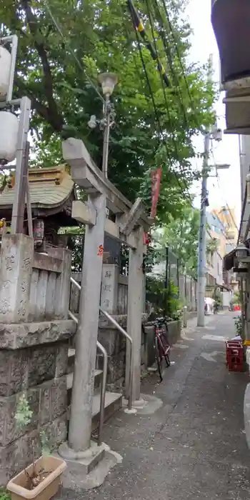 金丸稲荷神社の鳥居