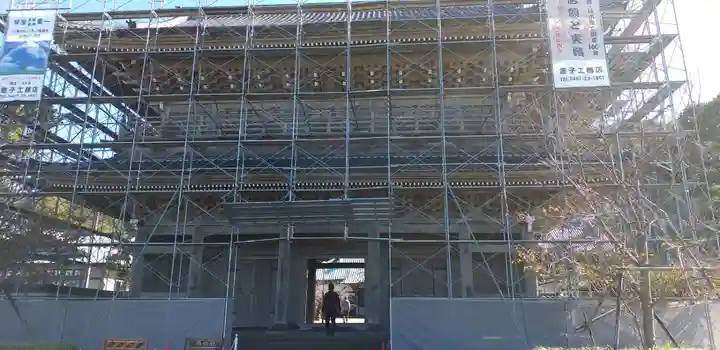 光明寺の山門・神門