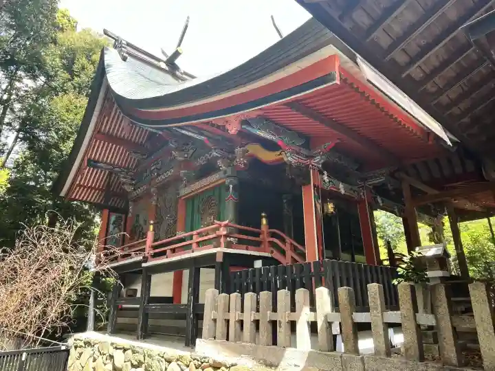相賀八幡神社の{uncategorized: "未分類", other: "その他", undefined: "問題あり", building: "その他建物", grave: "お墓", sacred_gate: "鳥居", guardian: "狛犬", statue: "像", buddha: "仏像", history: "歴史", nature: "自然", garden: "庭園", animal: "動物", pagoda: "塔", temizu: "手水舎", mountain_gate: "山門・神門", sanctuary: "本殿・本堂", subordinate: "末社・摂社", art: "芸術", scenery: "景色", jizo: "地蔵", ema: "絵馬", goshuin: "御朱印", omikuji: "おみくじ", items: "授与品その他", amulet: "お守り", goshuincho: "御朱印帳", eats: "食事", festival: "お祭り", votive_dance: "神楽", shichigosan: "七五三参", wedding: "結婚式", experience: "体験その他", initially: "初詣", around: "周辺", anti_infection: "感染症対策"}
