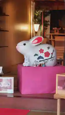 高司神社〜むすびの神の鎮まる社〜の像