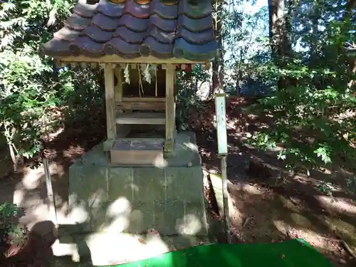 旦飯野神社の末社