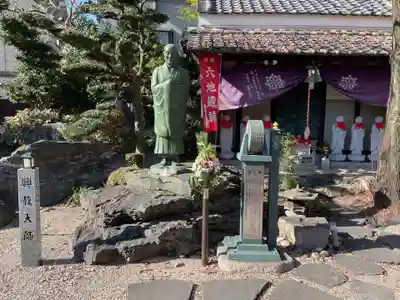 寳珠院(常楽寺)の像