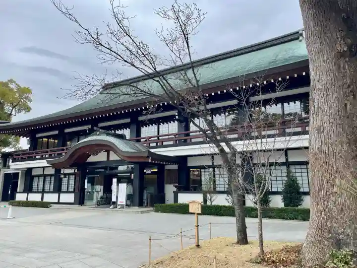 寒川神社の{uncategorized: "未分類", other: "その他", undefined: "問題あり", building: "その他建物", grave: "お墓", sacred_gate: "鳥居", guardian: "狛犬", statue: "像", buddha: "仏像", history: "歴史", nature: "自然", garden: "庭園", animal: "動物", pagoda: "塔", temizu: "手水舎", mountain_gate: "山門・神門", sanctuary: "本殿・本堂", subordinate: "末社・摂社", art: "芸術", scenery: "景色", jizo: "地蔵", ema: "絵馬", goshuin: "御朱印", omikuji: "おみくじ", items: "授与品その他", amulet: "お守り", goshuincho: "御朱印帳", eats: "食事", festival: "お祭り", votive_dance: "神楽", shichigosan: "七五三参", wedding: "結婚式", experience: "体験その他", initially: "初詣", around: "周辺", anti_infection: "感染症対策"}
