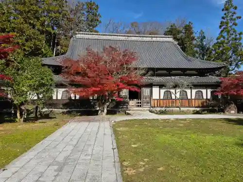 総持寺祖院の{uncategorized: "未分類", other: "その他", undefined: "問題あり", building: "その他建物", grave: "お墓", sacred_gate: "鳥居", guardian: "狛犬", statue: "像", buddha: "仏像", history: "歴史", nature: "自然", garden: "庭園", animal: "動物", pagoda: "塔", temizu: "手水舎", mountain_gate: "山門・神門", sanctuary: "本殿・本堂", subordinate: "末社・摂社", art: "芸術", scenery: "景色", jizo: "地蔵", ema: "絵馬", goshuin: "御朱印", omikuji: "おみくじ", items: "授与品その他", amulet: "お守り", goshuincho: "御朱印帳", eats: "食事", festival: "お祭り", votive_dance: "神楽", shichigosan: "七五三参", wedding: "結婚式", experience: "体験その他", initially: "初詣", around: "周辺", anti_infection: "感染症対策"}