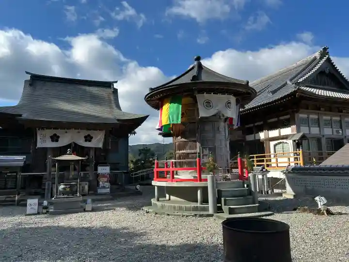 岩本寺の{uncategorized: "未分類", other: "その他", undefined: "問題あり", building: "その他建物", grave: "お墓", sacred_gate: "鳥居", guardian: "狛犬", statue: "像", buddha: "仏像", history: "歴史", nature: "自然", garden: "庭園", animal: "動物", pagoda: "塔", temizu: "手水舎", mountain_gate: "山門・神門", sanctuary: "本殿・本堂", subordinate: "末社・摂社", art: "芸術", scenery: "景色", jizo: "地蔵", ema: "絵馬", goshuin: "御朱印", omikuji: "おみくじ", items: "授与品その他", amulet: "お守り", goshuincho: "御朱印帳", eats: "食事", festival: "お祭り", votive_dance: "神楽", shichigosan: "七五三参", wedding: "結婚式", experience: "体験その他", initially: "初詣", around: "周辺", anti_infection: "感染症対策"}