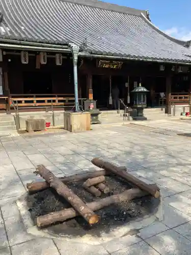 法楽寺の本殿・本堂