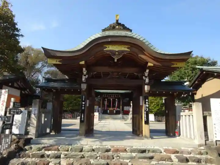 城山八幡宮の山門・神門