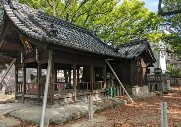 八幡社(篠原八幡社)の{uncategorized: "未分類", other: "その他", undefined: "問題あり", building: "その他建物", grave: "お墓", sacred_gate: "鳥居", guardian: "狛犬", statue: "像", buddha: "仏像", history: "歴史", nature: "自然", garden: "庭園", animal: "動物", pagoda: "塔", temizu: "手水舎", mountain_gate: "山門・神門", sanctuary: "本殿・本堂", subordinate: "末社・摂社", art: "芸術", scenery: "景色", jizo: "地蔵", ema: "絵馬", goshuin: "御朱印", omikuji: "おみくじ", items: "授与品その他", amulet: "お守り", goshuincho: "御朱印帳", eats: "食事", festival: "お祭り", votive_dance: "神楽", shichigosan: "七五三参", wedding: "結婚式", experience: "体験その他", initially: "初詣", around: "周辺", anti_infection: "感染症対策"}