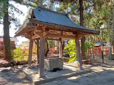 大井俣窪八幡神社の手水舎