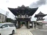 萬満寺の山門・神門