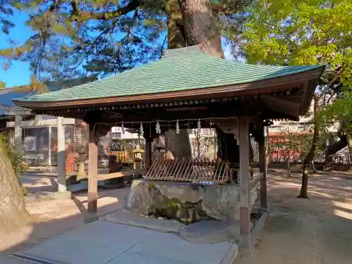 賣布神社の手水舎