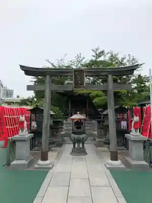 成田山深川不動堂(新勝寺東京別院)の鳥居