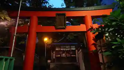 出世稲荷神社（春日稲荷神社）の鳥居