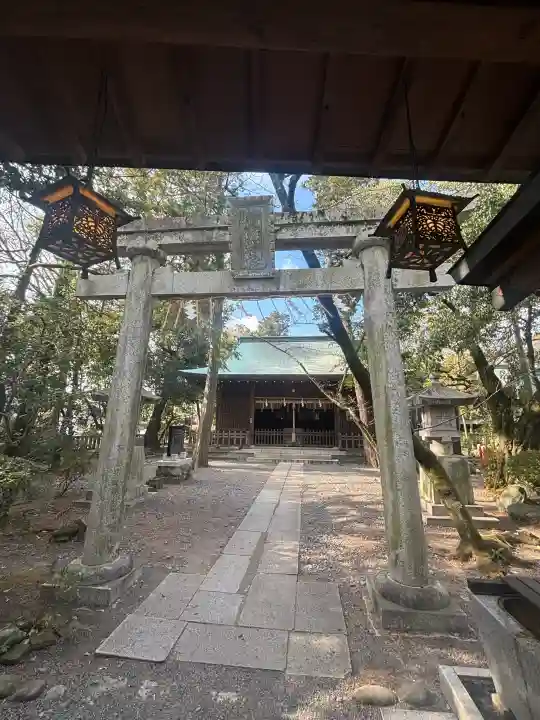 大井神社の{uncategorized: "未分類", other: "その他", undefined: "問題あり", building: "その他建物", grave: "お墓", sacred_gate: "鳥居", guardian: "狛犬", statue: "像", buddha: "仏像", history: "歴史", nature: "自然", garden: "庭園", animal: "動物", pagoda: "塔", temizu: "手水舎", mountain_gate: "山門・神門", sanctuary: "本殿・本堂", subordinate: "末社・摂社", art: "芸術", scenery: "景色", jizo: "地蔵", ema: "絵馬", goshuin: "御朱印", omikuji: "おみくじ", items: "授与品その他", amulet: "お守り", goshuincho: "御朱印帳", eats: "食事", festival: "お祭り", votive_dance: "神楽", shichigosan: "七五三参", wedding: "結婚式", experience: "体験その他", initially: "初詣", around: "周辺", anti_infection: "感染症対策"}