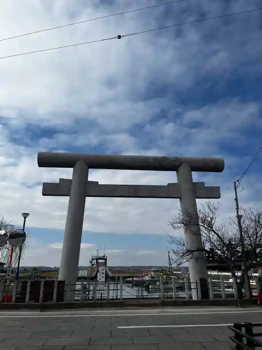 息栖神社の{uncategorized: "未分類", other: "その他", undefined: "問題あり", building: "その他建物", grave: "お墓", sacred_gate: "鳥居", guardian: "狛犬", statue: "像", buddha: "仏像", history: "歴史", nature: "自然", garden: "庭園", animal: "動物", pagoda: "塔", temizu: "手水舎", mountain_gate: "山門・神門", sanctuary: "本殿・本堂", subordinate: "末社・摂社", art: "芸術", scenery: "景色", jizo: "地蔵", ema: "絵馬", goshuin: "御朱印", omikuji: "おみくじ", items: "授与品その他", amulet: "お守り", goshuincho: "御朱印帳", eats: "食事", festival: "お祭り", votive_dance: "神楽", shichigosan: "七五三参", wedding: "結婚式", experience: "体験その他", initially: "初詣", around: "周辺", anti_infection: "感染症対策"}