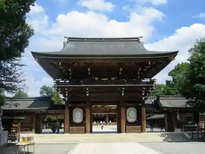 寒川神社の山門・神門