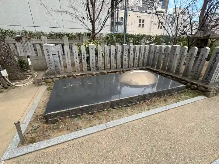 生田神社の{uncategorized: "未分類", other: "その他", undefined: "問題あり", building: "その他建物", grave: "お墓", sacred_gate: "鳥居", guardian: "狛犬", statue: "像", buddha: "仏像", history: "歴史", nature: "自然", garden: "庭園", animal: "動物", pagoda: "塔", temizu: "手水舎", mountain_gate: "山門・神門", sanctuary: "本殿・本堂", subordinate: "末社・摂社", art: "芸術", scenery: "景色", jizo: "地蔵", ema: "絵馬", goshuin: "御朱印", omikuji: "おみくじ", items: "授与品その他", amulet: "お守り", goshuincho: "御朱印帳", eats: "食事", festival: "お祭り", votive_dance: "神楽", shichigosan: "七五三参", wedding: "結婚式", experience: "体験その他", initially: "初詣", around: "周辺", anti_infection: "感染症対策"}