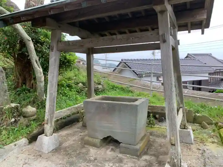 川津神社の手水舎