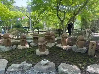 宝徳寺の{uncategorized: "未分類", other: "その他", undefined: "問題あり", building: "その他建物", grave: "お墓", sacred_gate: "鳥居", guardian: "狛犬", statue: "像", buddha: "仏像", history: "歴史", nature: "自然", garden: "庭園", animal: "動物", pagoda: "塔", temizu: "手水舎", mountain_gate: "山門・神門", sanctuary: "本殿・本堂", subordinate: "末社・摂社", art: "芸術", scenery: "景色", jizo: "地蔵", ema: "絵馬", goshuin: "御朱印", omikuji: "おみくじ", items: "授与品その他", amulet: "お守り", goshuincho: "御朱印帳", eats: "食事", festival: "お祭り", votive_dance: "神楽", shichigosan: "七五三参", wedding: "結婚式", experience: "体験その他", initially: "初詣", around: "周辺", anti_infection: "感染症対策"}