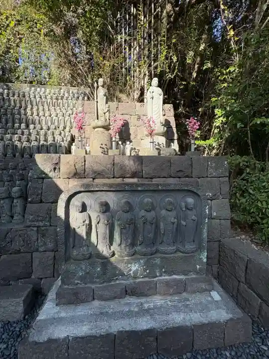 長谷寺の{uncategorized: "未分類", other: "その他", undefined: "問題あり", building: "その他建物", grave: "お墓", sacred_gate: "鳥居", guardian: "狛犬", statue: "像", buddha: "仏像", history: "歴史", nature: "自然", garden: "庭園", animal: "動物", pagoda: "塔", temizu: "手水舎", mountain_gate: "山門・神門", sanctuary: "本殿・本堂", subordinate: "末社・摂社", art: "芸術", scenery: "景色", jizo: "地蔵", ema: "絵馬", goshuin: "御朱印", omikuji: "おみくじ", items: "授与品その他", amulet: "お守り", goshuincho: "御朱印帳", eats: "食事", festival: "お祭り", votive_dance: "神楽", shichigosan: "七五三参", wedding: "結婚式", experience: "体験その他", initially: "初詣", around: "周辺", anti_infection: "感染症対策"}