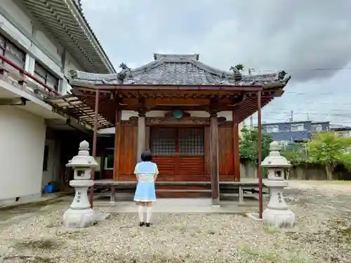 観音寺の本殿