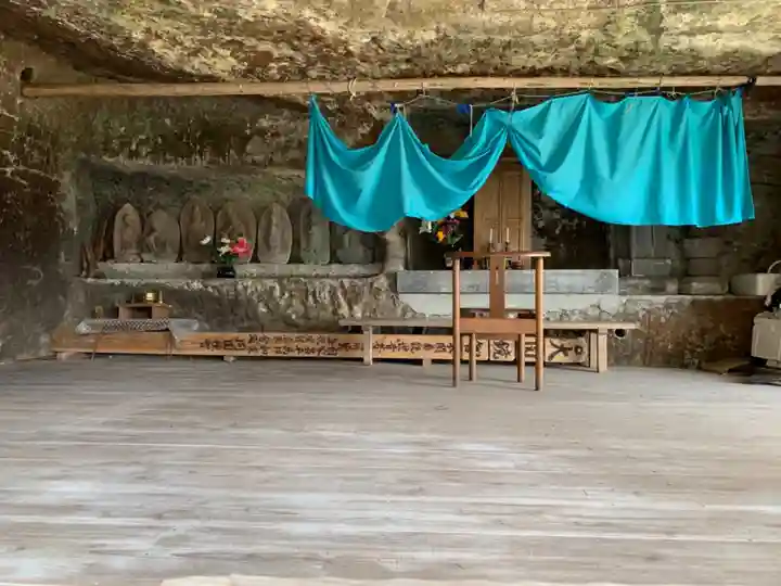 岩見堂やぐら(千葉県)