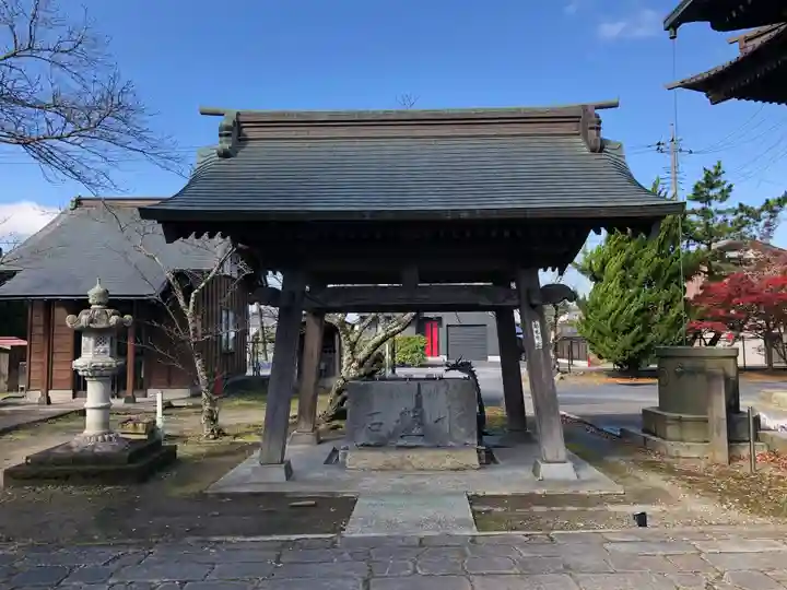 滑河山龍正院の手水舎
