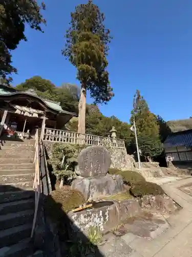 須我神社の{uncategorized: "未分類", other: "その他", undefined: "問題あり", building: "その他建物", grave: "お墓", sacred_gate: "鳥居", guardian: "狛犬", statue: "像", buddha: "仏像", history: "歴史", nature: "自然", garden: "庭園", animal: "動物", pagoda: "塔", temizu: "手水舎", mountain_gate: "山門・神門", sanctuary: "本殿・本堂", subordinate: "末社・摂社", art: "芸術", scenery: "景色", jizo: "地蔵", ema: "絵馬", goshuin: "御朱印", omikuji: "おみくじ", items: "授与品その他", amulet: "お守り", goshuincho: "御朱印帳", eats: "食事", festival: "お祭り", votive_dance: "神楽", shichigosan: "七五三参", wedding: "結婚式", experience: "体験その他", initially: "初詣", around: "周辺", anti_infection: "感染症対策"}