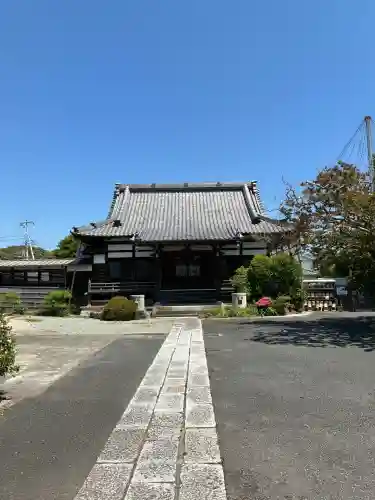 本興寺の{uncategorized: "未分類", other: "その他", undefined: "問題あり", building: "その他建物", grave: "お墓", sacred_gate: "鳥居", guardian: "狛犬", statue: "像", buddha: "仏像", history: "歴史", nature: "自然", garden: "庭園", animal: "動物", pagoda: "塔", temizu: "手水舎", mountain_gate: "山門・神門", sanctuary: "本殿・本堂", subordinate: "末社・摂社", art: "芸術", scenery: "景色", jizo: "地蔵", ema: "絵馬", goshuin: "御朱印", omikuji: "おみくじ", items: "授与品その他", amulet: "お守り", goshuincho: "御朱印帳", eats: "食事", festival: "お祭り", votive_dance: "神楽", shichigosan: "七五三参", wedding: "結婚式", experience: "体験その他", initially: "初詣", around: "周辺", anti_infection: "感染症対策"}