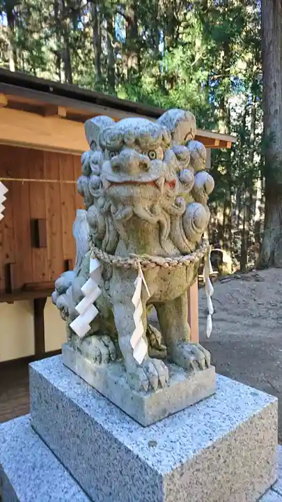 黄金山神社の狛犬