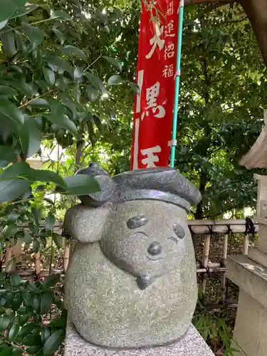 亀ケ池八幡宮の像