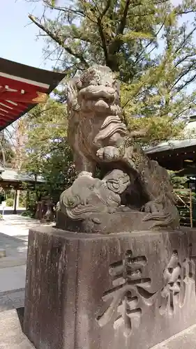 越ヶ谷久伊豆神社の狛犬