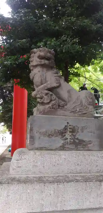 花園神社の狛犬