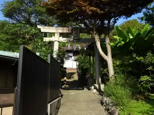 横浜御嶽神社の鳥居