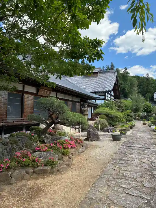 大仙寺の{uncategorized: "未分類", other: "その他", undefined: "問題あり", building: "その他建物", grave: "お墓", sacred_gate: "鳥居", guardian: "狛犬", statue: "像", buddha: "仏像", history: "歴史", nature: "自然", garden: "庭園", animal: "動物", pagoda: "塔", temizu: "手水舎", mountain_gate: "山門・神門", sanctuary: "本殿・本堂", subordinate: "末社・摂社", art: "芸術", scenery: "景色", jizo: "地蔵", ema: "絵馬", goshuin: "御朱印", omikuji: "おみくじ", items: "授与品その他", amulet: "お守り", goshuincho: "御朱印帳", eats: "食事", festival: "お祭り", votive_dance: "神楽", shichigosan: "七五三参", wedding: "結婚式", experience: "体験その他", initially: "初詣", around: "周辺", anti_infection: "感染症対策"}
