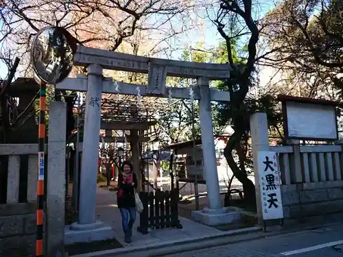 千住本氷川神社の鳥居