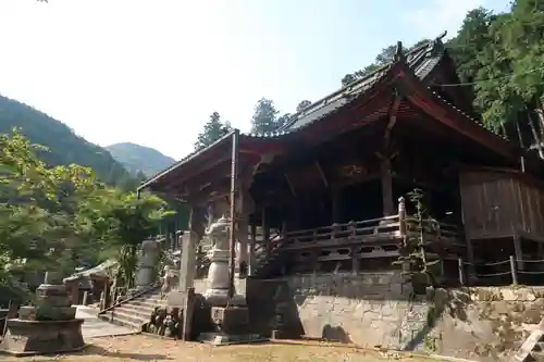 華厳寺の本殿・本堂