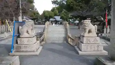 泉穴師神社の狛犬