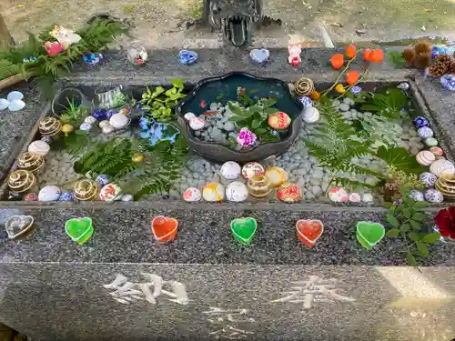 正一位 若草稲荷神社の手水舎