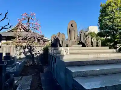 瑞泰寺の{uncategorized: "未分類", other: "その他", undefined: "問題あり", building: "その他建物", grave: "お墓", sacred_gate: "鳥居", guardian: "狛犬", statue: "像", buddha: "仏像", history: "歴史", nature: "自然", garden: "庭園", animal: "動物", pagoda: "塔", temizu: "手水舎", mountain_gate: "山門・神門", sanctuary: "本殿・本堂", subordinate: "末社・摂社", art: "芸術", scenery: "景色", jizo: "地蔵", ema: "絵馬", goshuin: "御朱印", omikuji: "おみくじ", items: "授与品その他", amulet: "お守り", goshuincho: "御朱印帳", eats: "食事", festival: "お祭り", votive_dance: "神楽", shichigosan: "七五三参", wedding: "結婚式", experience: "体験その他", initially: "初詣", around: "周辺", anti_infection: "感染症対策"}